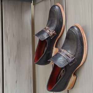 Freebird by Steven Macbeth Navy Loafer size 6 NEW